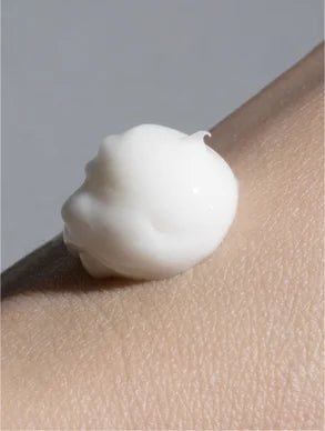 Silk Skin Effect Hand Cream, Woody Amber Fragrance